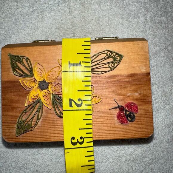 Wooden Hinged Paper Quilled Floral Butterfly Trinket Box - Picture 6 of 7